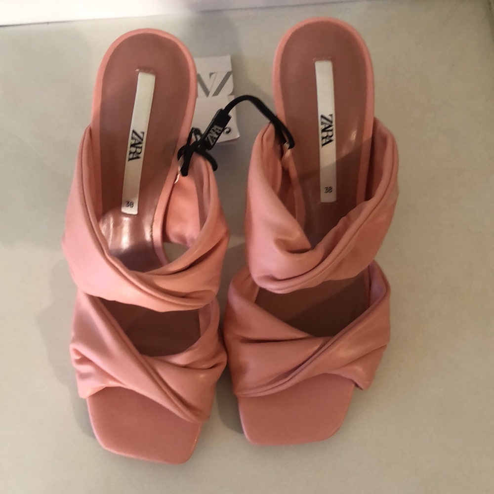 Pink open toe heels - Picture 2 of 6